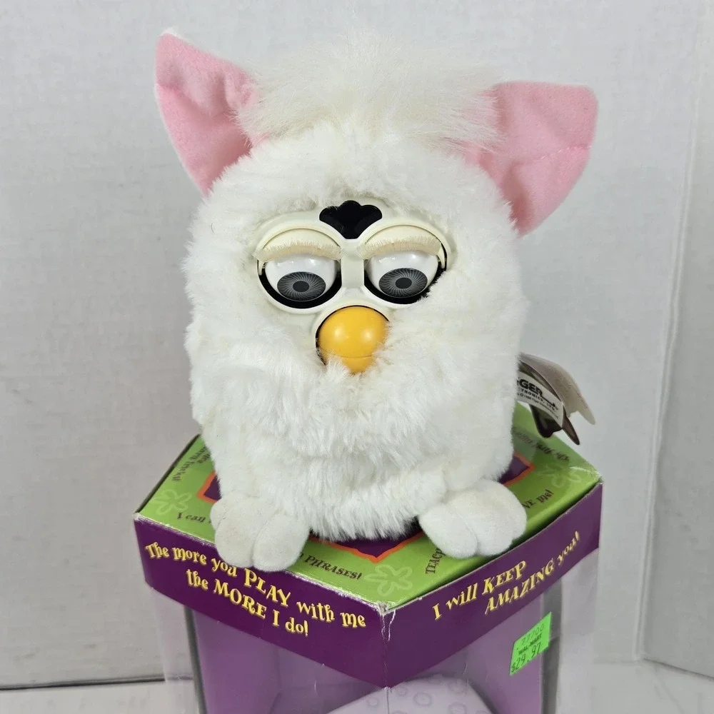 VTG 1998 Hasbro Tiger Electronics SNOWBALL White Furby NOT WORKING, FOR PARTS